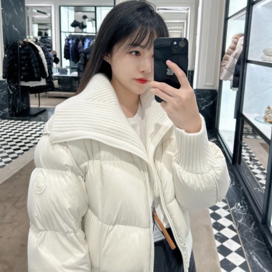 몽클레어 제이디트 Jadeite 쇼트 다운 재킷